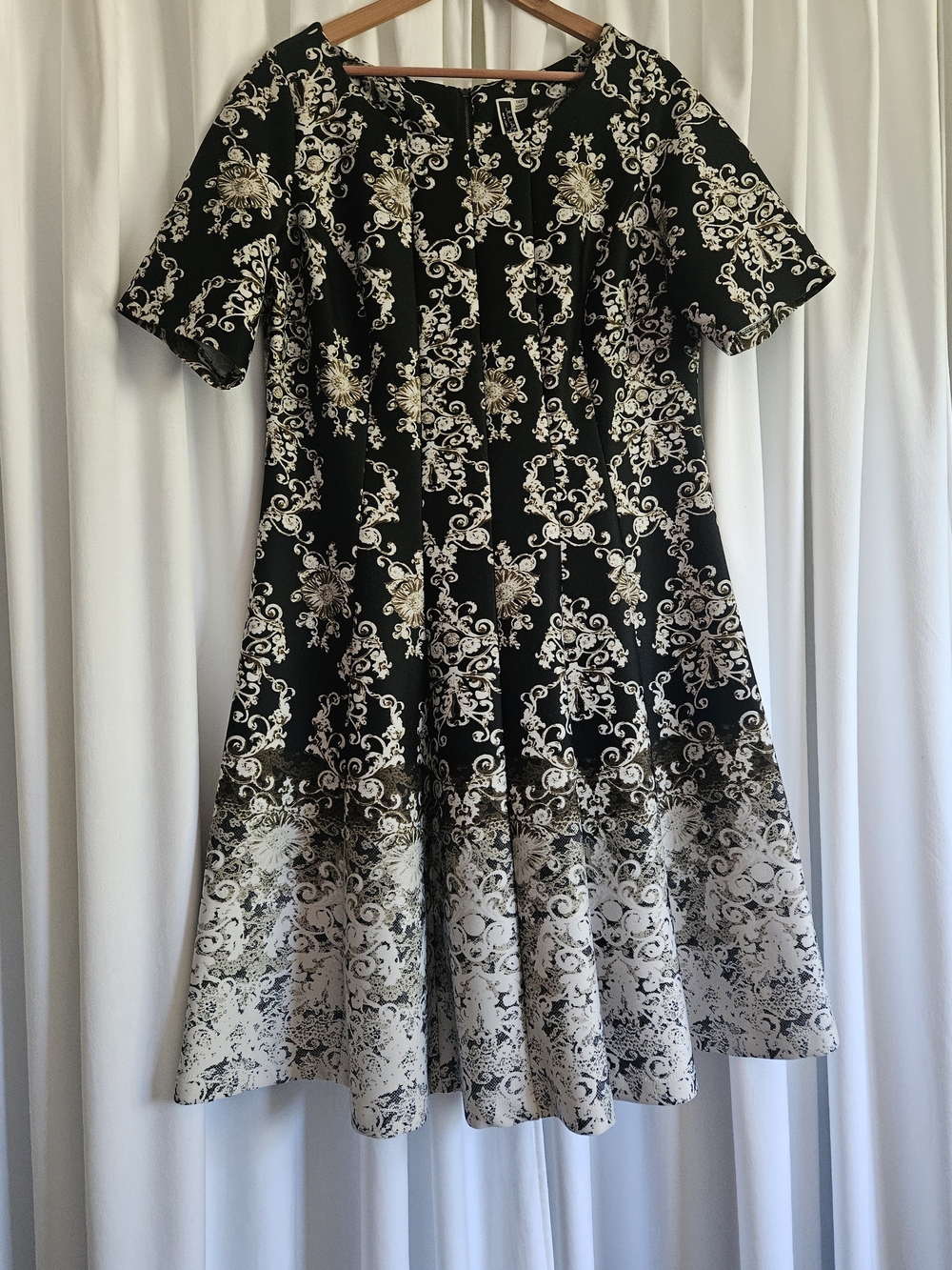 Julian Taylor Black and Cream Baroque Fit-and-Flare Dress